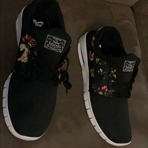 Women’s Nike Air Janoski shoes